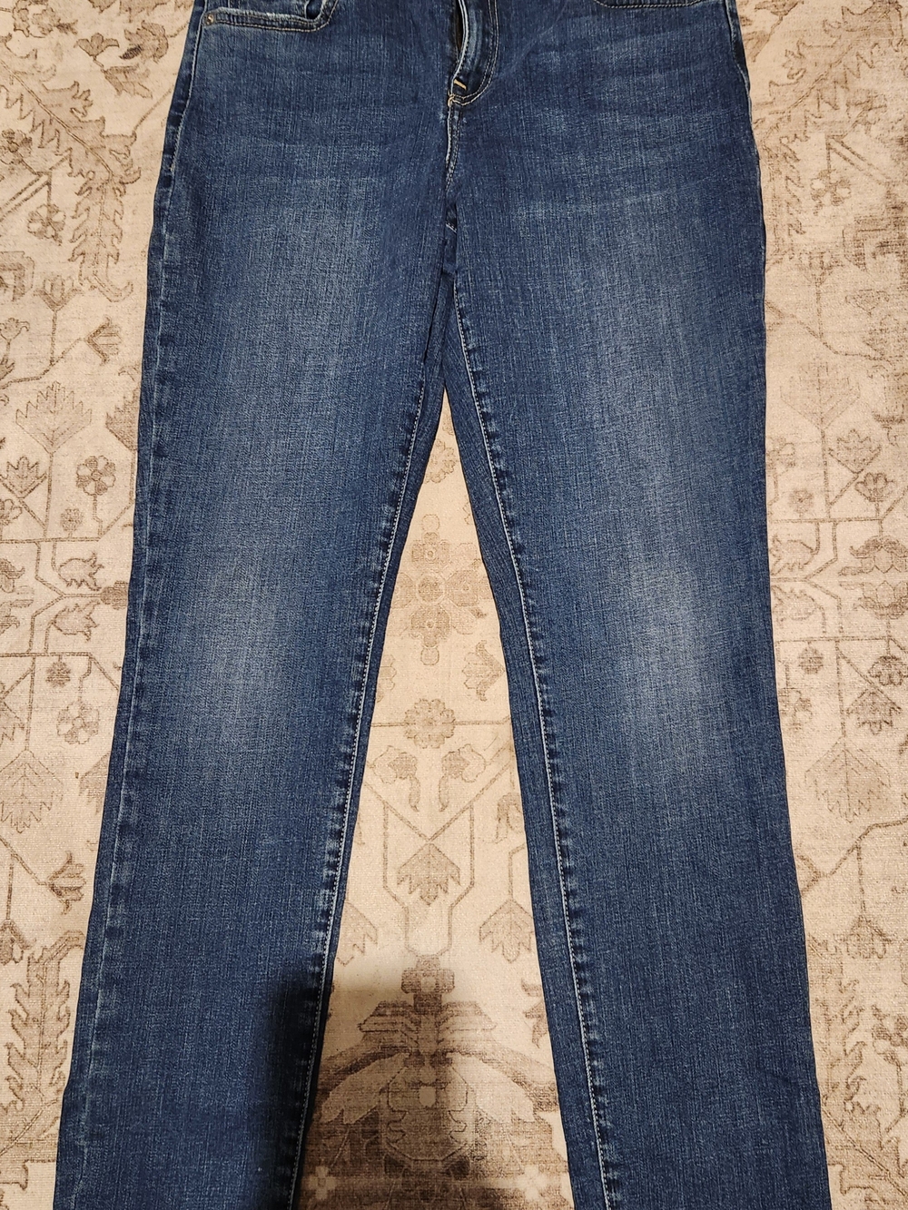 Slim Fit Women's Skinny Jeans in Medium Blue